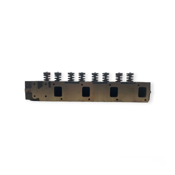 Cylinder head with 4TNE94 direct injection valves