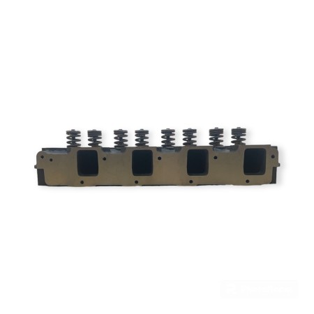Cylinder head with 4TNE94 direct injection valves