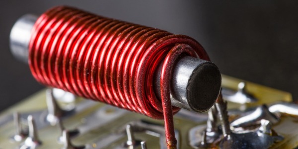 Diferentes partes de un electroimán